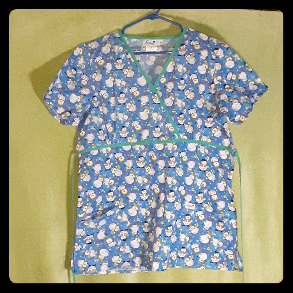 Snowman Scrub Top Size L